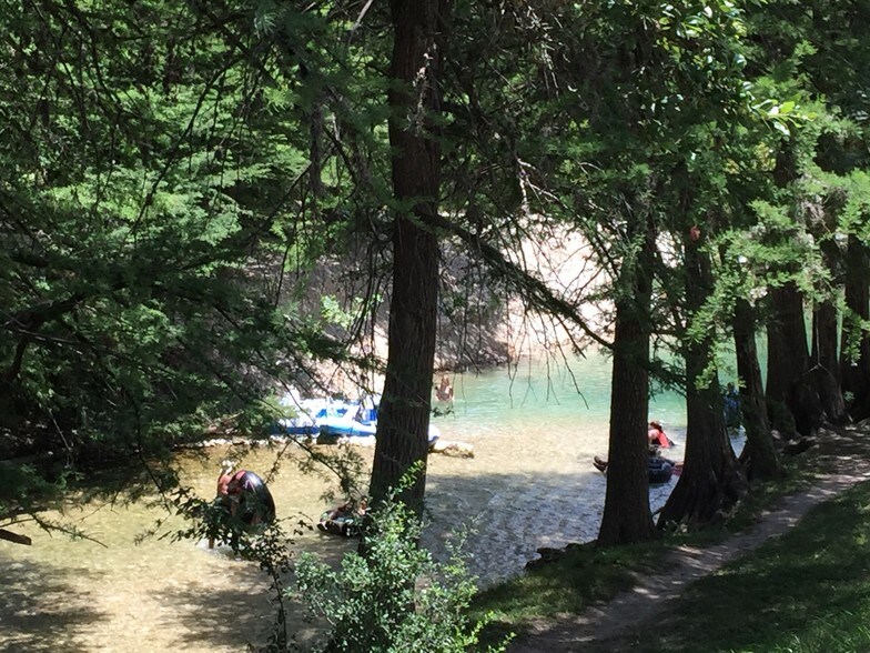 More Photos Of 7070 S US Highway 83, Concan Hotel For Sale