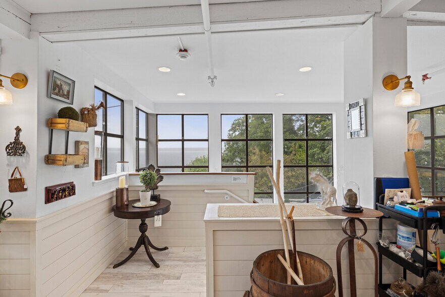 More Photos Of 105 1st St, Langley Storefront Retail Residential For Sale