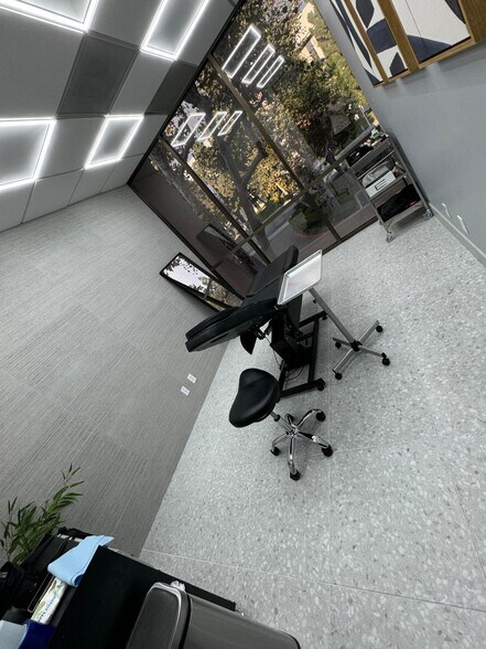 More Photos Of 1601 Dove St, Newport Beach Medical For Lease