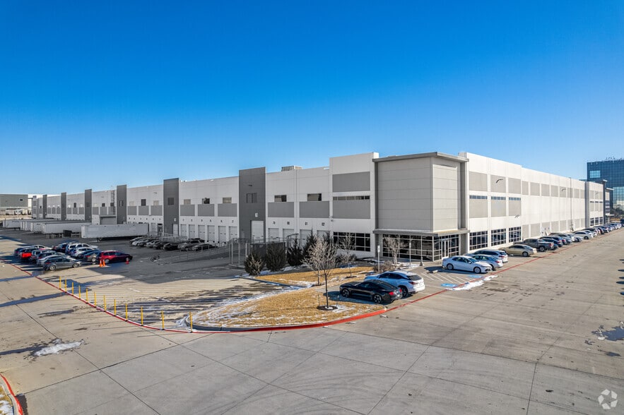 More Photos Of 2800 Market St, Irving Distribution For Lease
