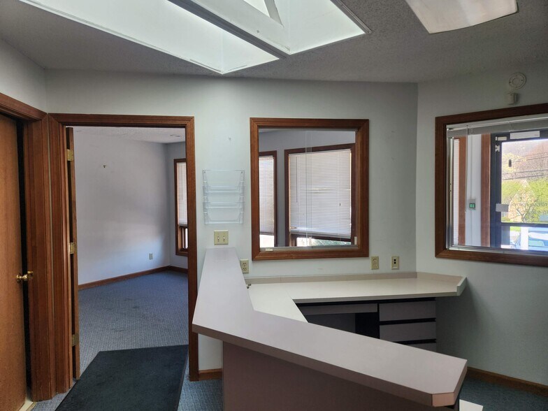 More Photos Of 1 Old Park Lane Rd, New Milford Medical For Lease