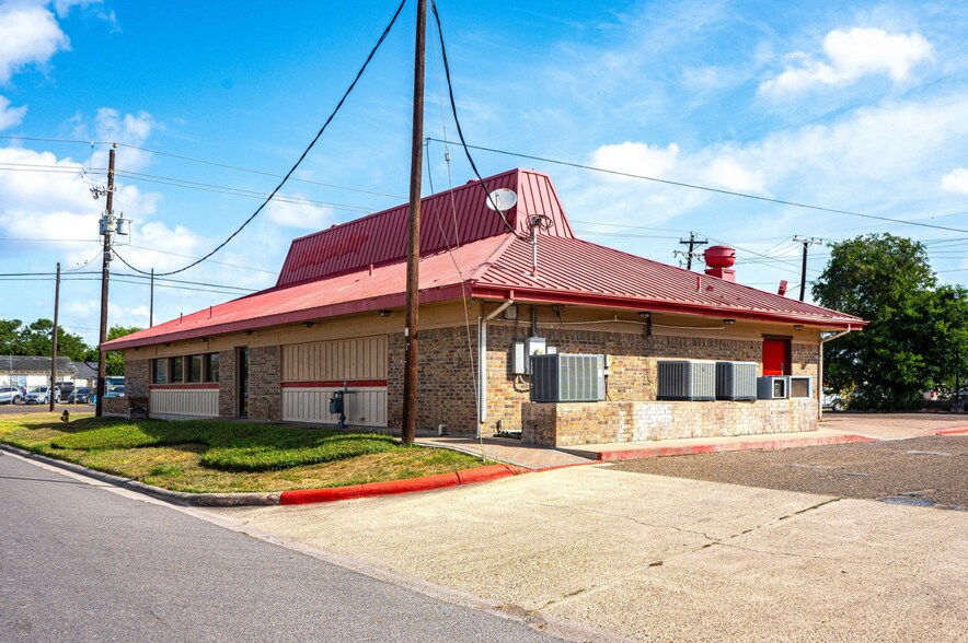 More Photos Of 1200 International Blvd, Brownsville General Retail For Sale