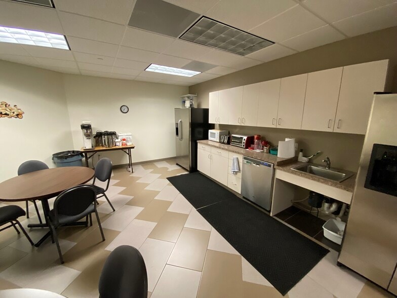 More Photos Of 6060 Greenwood Plaza Blvd, Englewood Office For Sale