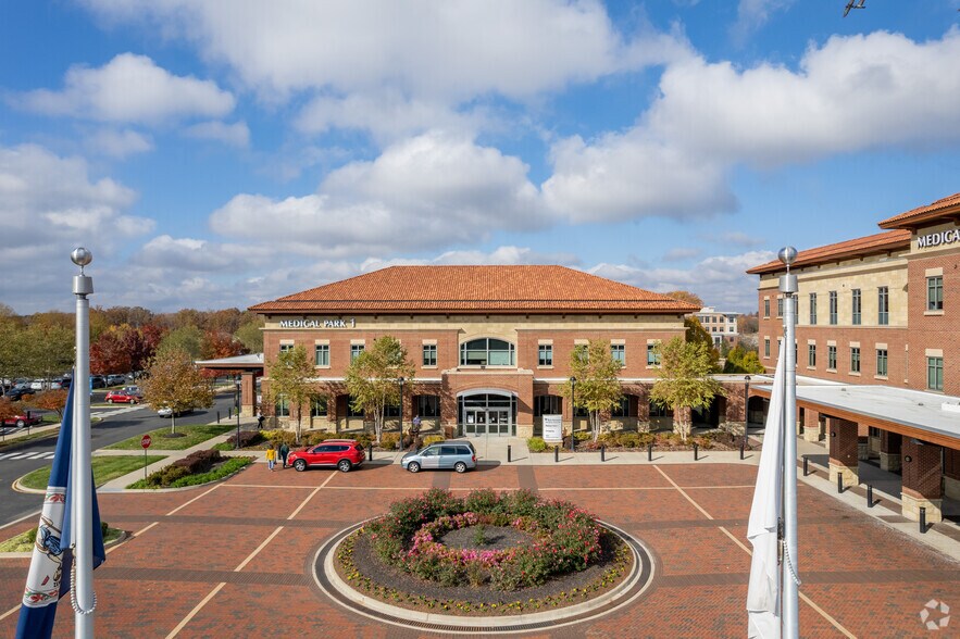 More Photos Of 601 Watkins Centre Pky, Midlothian Medical For Lease