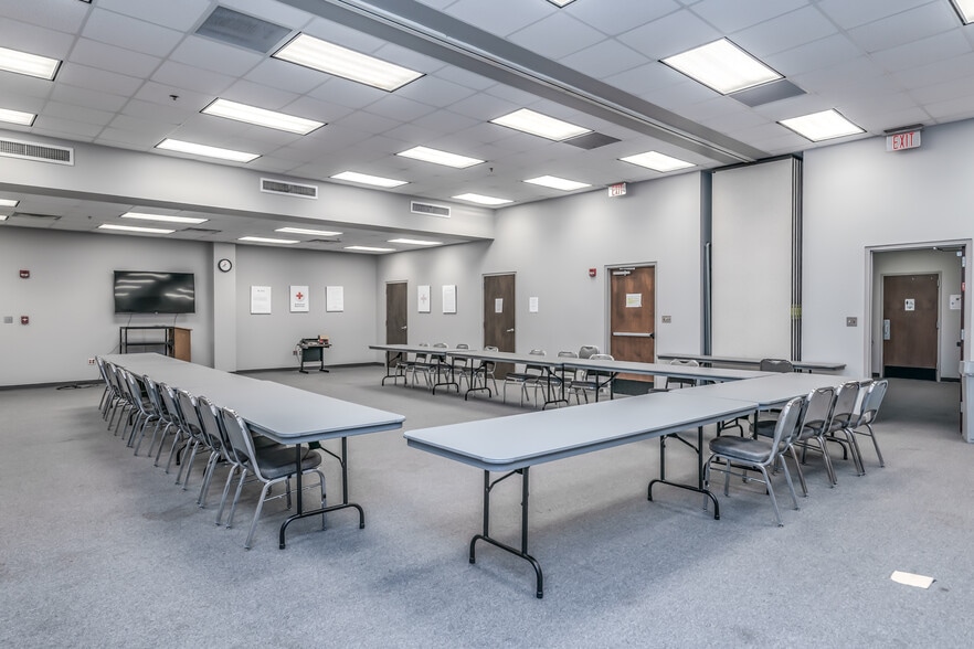 More Photos Of 5015 Woods Crossing Rd, Montgomery Office For Sale