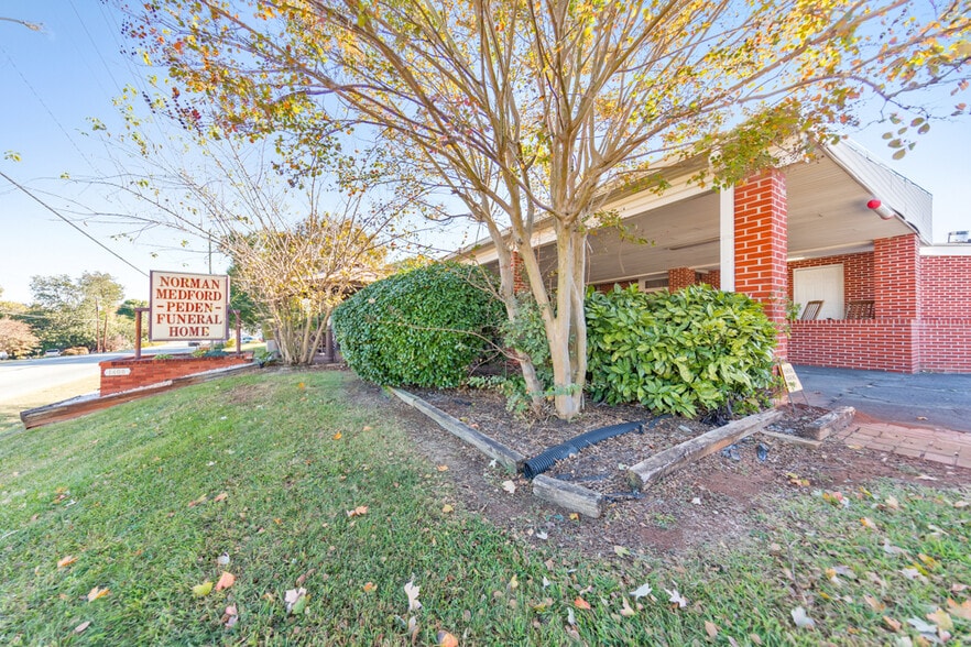 More Photos Of 1408 Canton Rd, Marietta Funeral Home For Sale