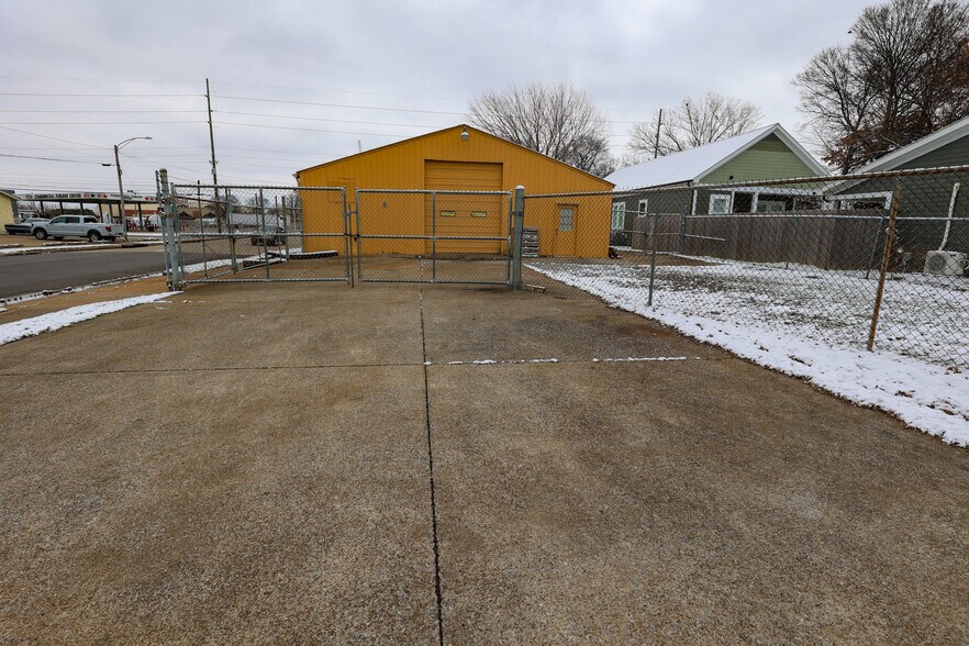 More Photos Of 633 N 6th St, Paducah Warehouse For Sale