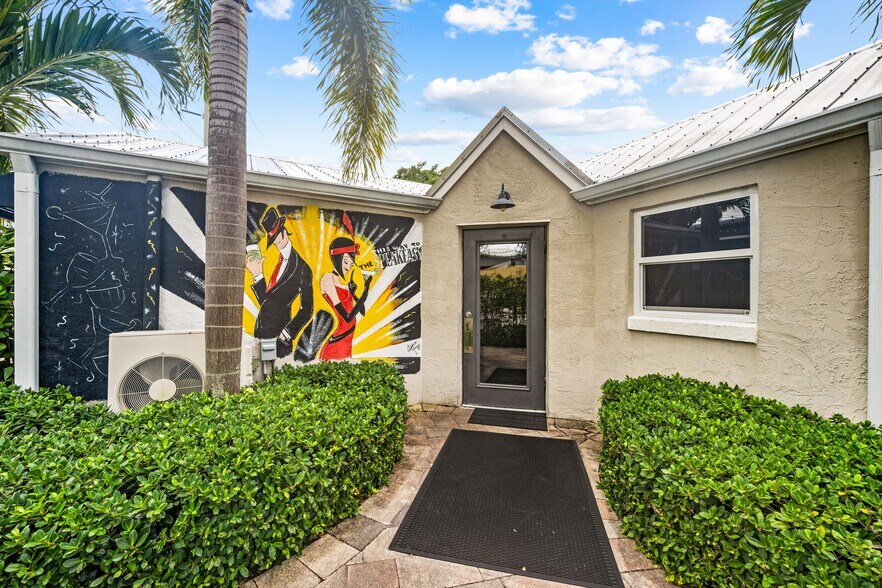 More Photos Of 514 NW Dixie Hwy, Stuart General Retail For Sale