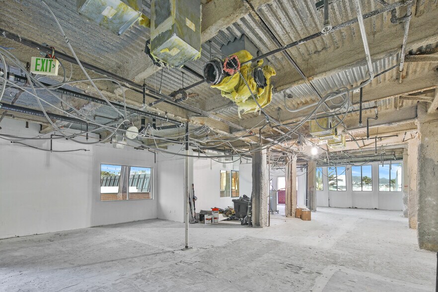More Photos Of 413-445 N Rodeo Dr, Beverly Hills Coworking Space