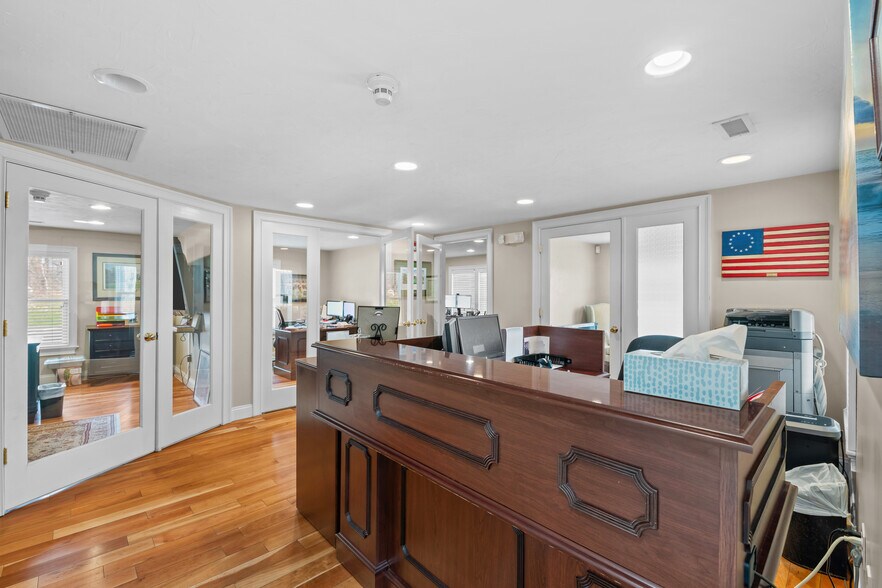 More Photos Of 385 South St, Shrewsbury Office For Sale