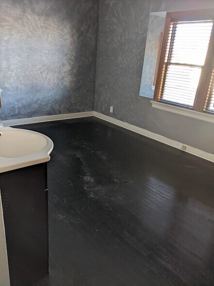 More Photos Of 5909 N Dixie Dr, Dayton Office For Lease