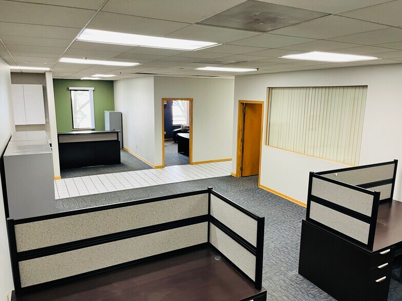 More Photos Of 420 Hill Ave, Aurora Light Distribution For Lease