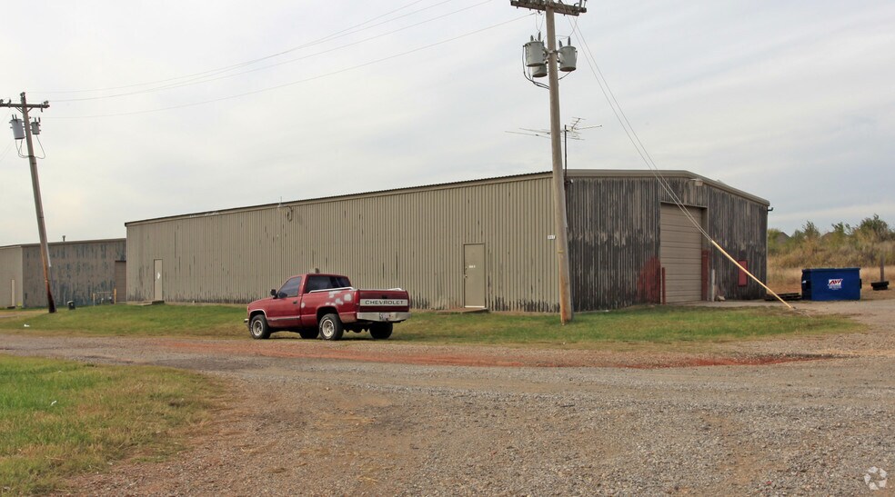 More Photos Of 815 S Sunnylane Rd, Moore Unknown For Lease