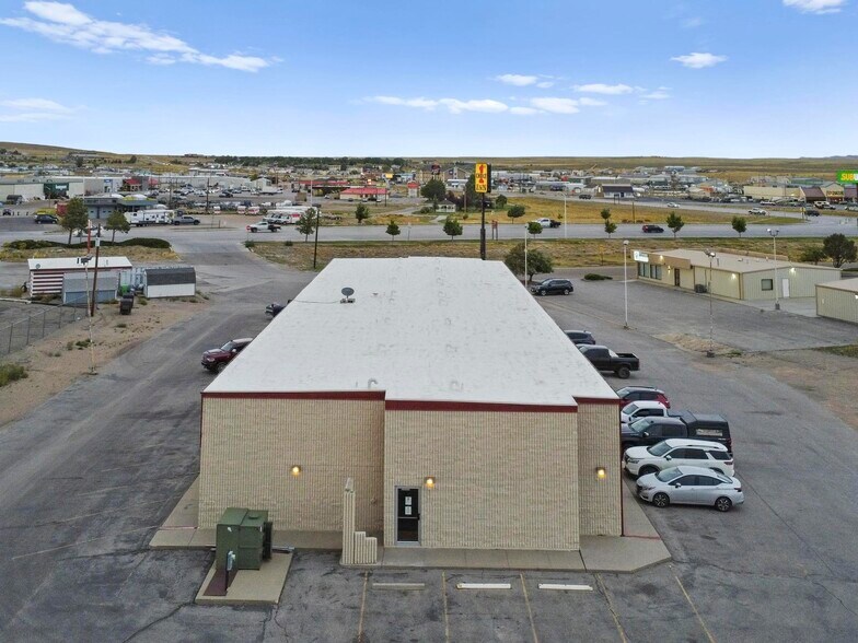 More Photos Of 1904 E Cedar St, Rawlins Hotel For Sale