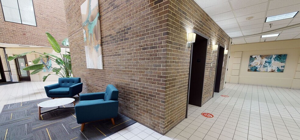 More Photos Of 3301 Airport Fwy, Bedford Office For Lease