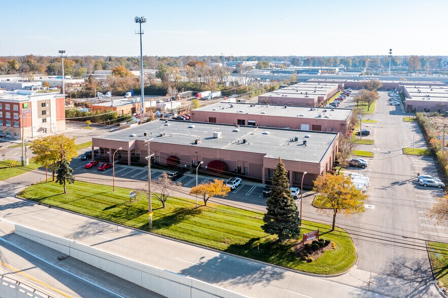 More Photos Of 27475-27487 Schoolcraft Rd, Livonia Unknown For Lease