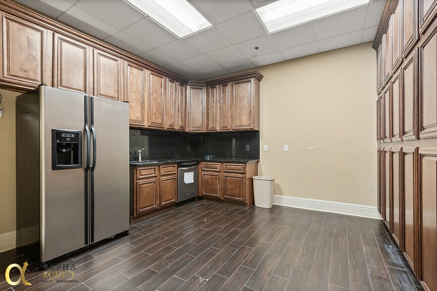 More Photos Of 189 S Orange Ave, Orlando Office Residential For Sale