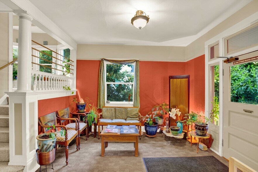 More Photos Of 1016 SE 12th Ave, Portland Office For Sale