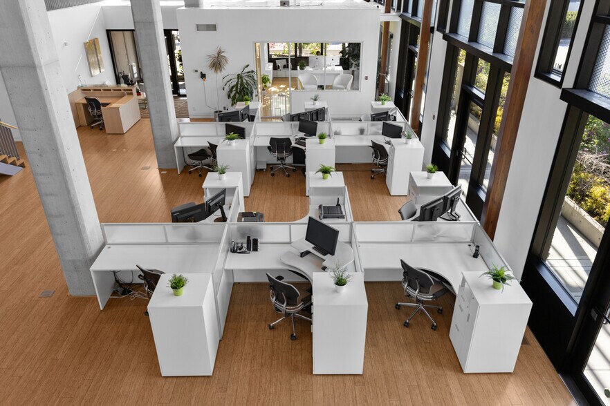 More Photos Of 9611 Highway 97, Lake Country Loft Creative Space For Sale