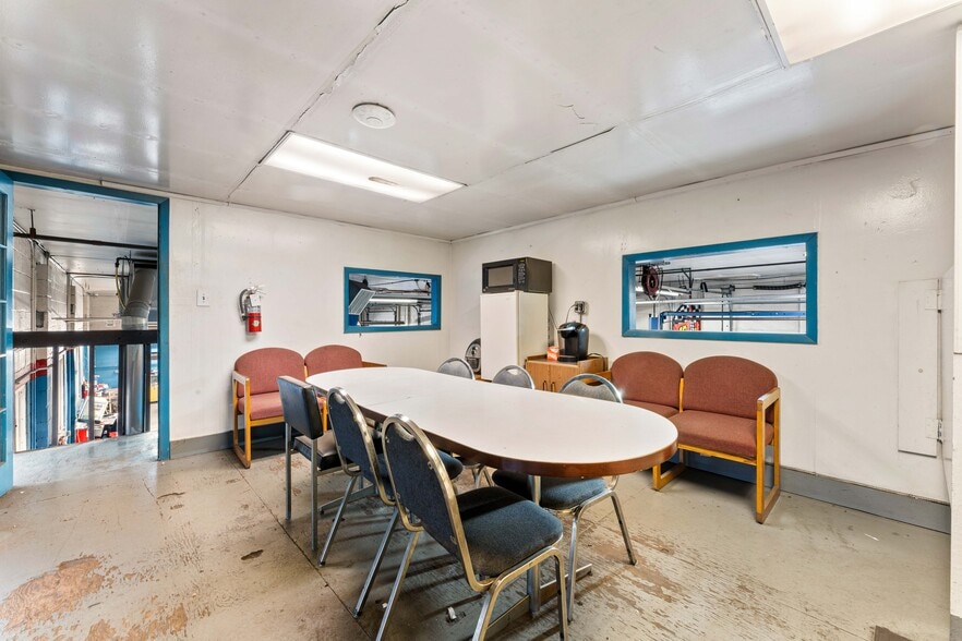 More Photos Of 141 Lincoln Blvd, Middlesex Auto Repair For Sale