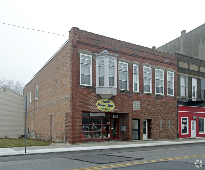 Primary Photo Of 118-120 S Main St, North Baltimore Storefront Retail Residential For Lease