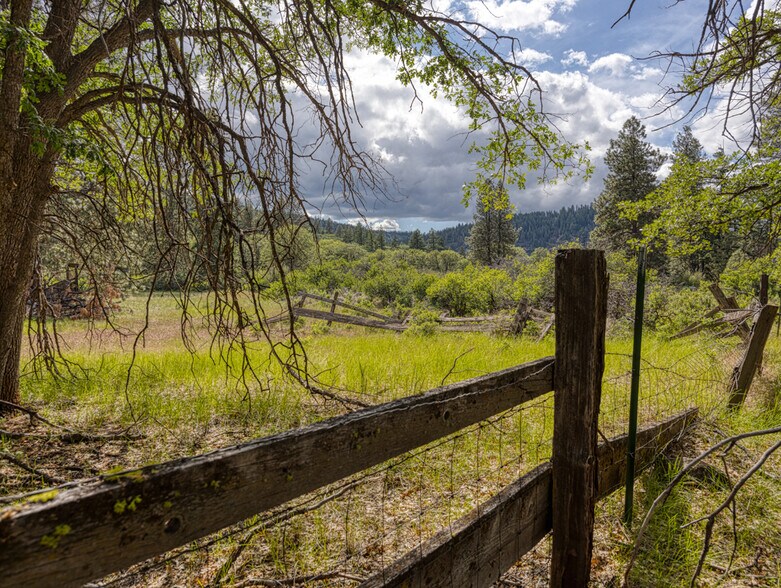 More Photos Of LP 1414 LP 1414 Highway 140 Hwy, Klamath Falls Land For Sale