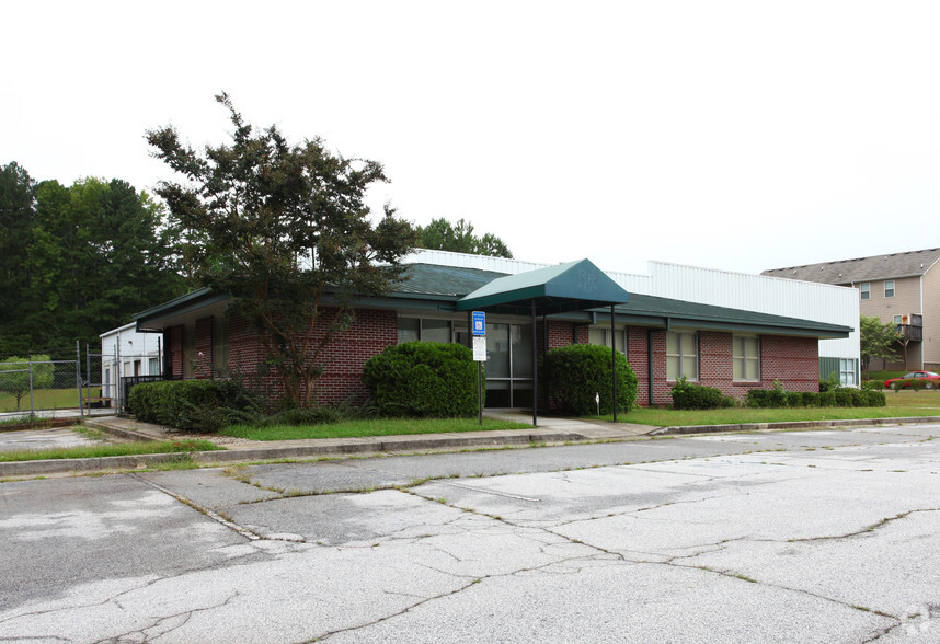 Primary Photo Of 1719 Redan E, Lithonia Religious Facility For Lease