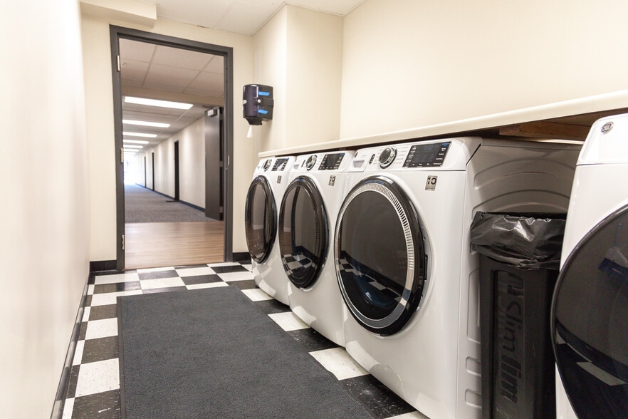 More Photos Of 125 Byrd Ave, Neenah Apartments For Sale