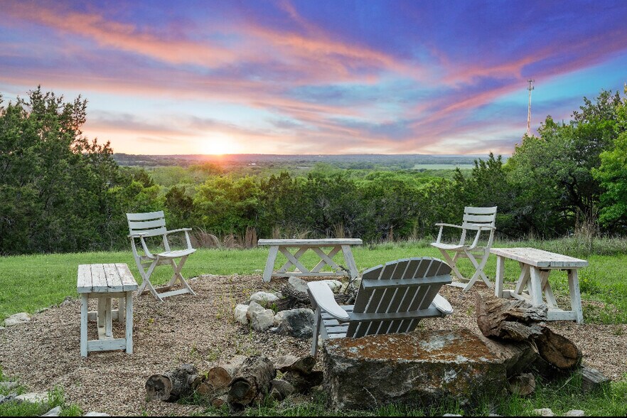 More Photos Of 301 Avenue I, Valley Mills Specialty For Sale