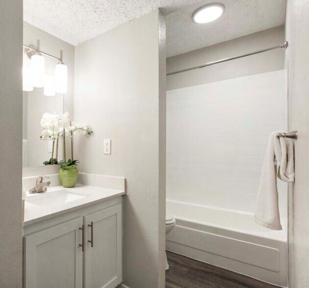 More Photos Of 1830 W Rundberg Ln, Austin Apartments For Sale