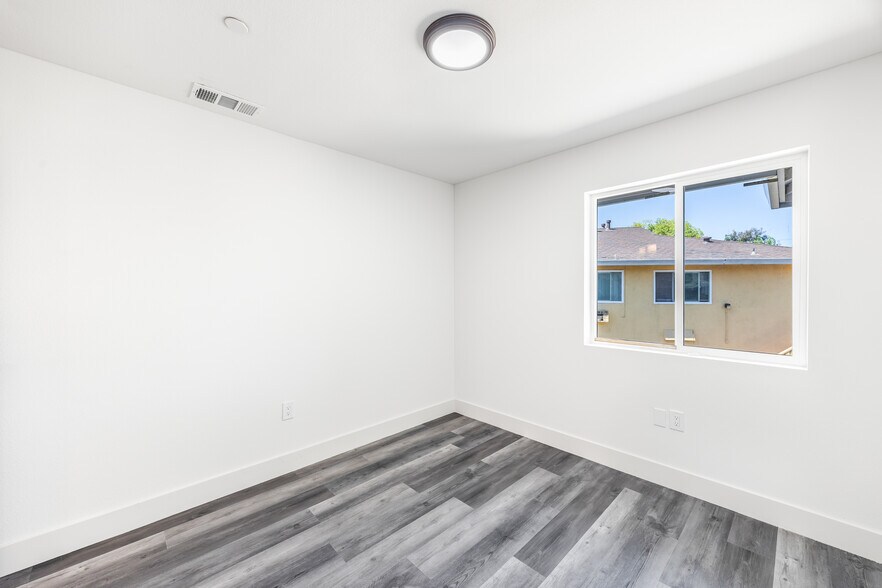 More Photos Of 2409 Cava Ct, Sacramento Apartments For Sale