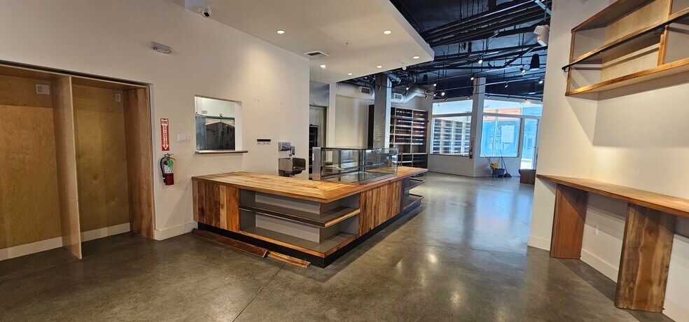 More Photos Of 114 Channel St, San Francisco Specialty For Lease