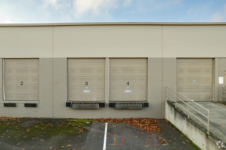 More Photos Of 4900-4916 NE 122nd Ave, Portland Unknown For Lease