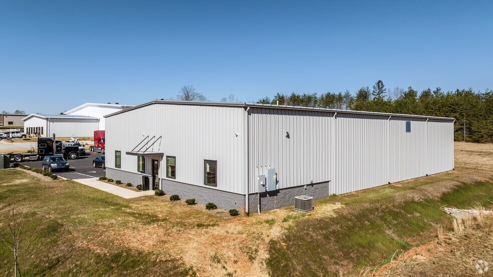 More Photos Of 5911 Balsom Ridge Rd, Denver Warehouse For Sale