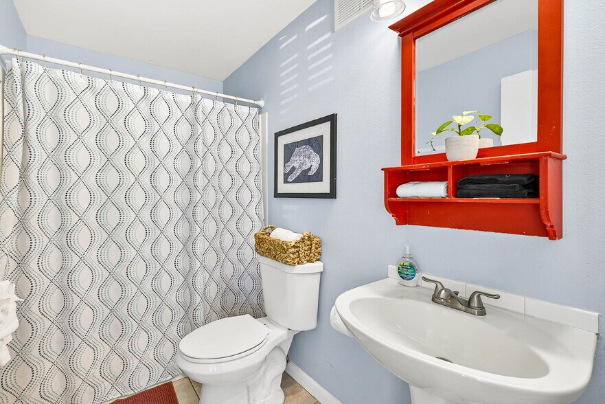 More Photos Of 26 Cambria St, Clearwater Beach Specialty For Sale