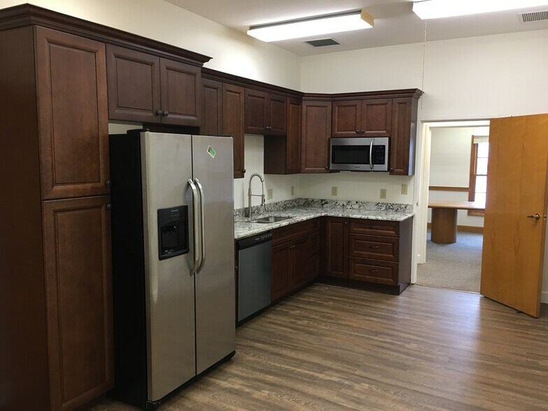 More Photos Of 1477 W Fairbanks Ave, Winter Park Office For Sale