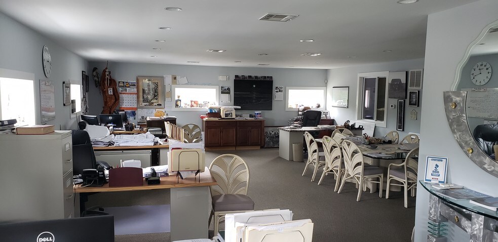 More Photos Of 10 Park Ave, Stafford Township Showroom For Sale