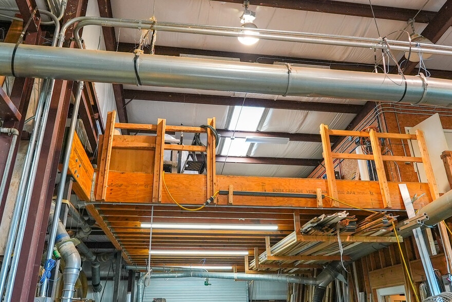 More Photos Of 7800 County Road 24, Fairhope Showroom For Sale