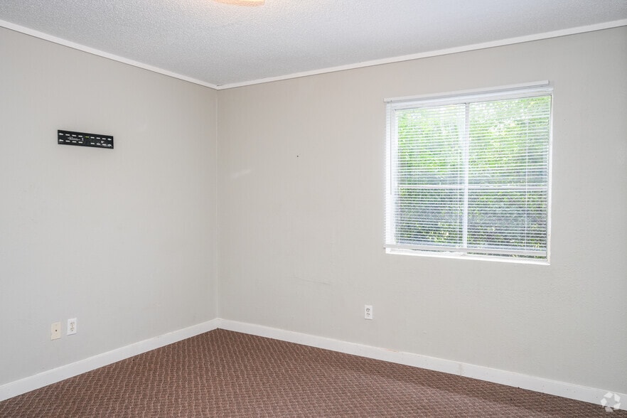 More Photos Of 1605 N West St, Jackson Apartments For Sale