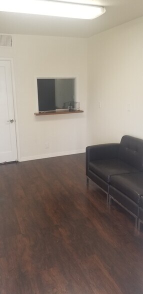 More Photos Of 725 S 6th St, Las Vegas Office For Lease