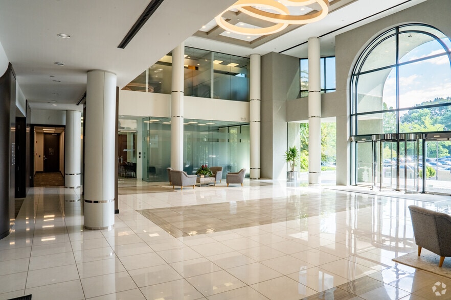 More Photos Of 1899 Powers Ferry Rd SE, Atlanta Office For Lease