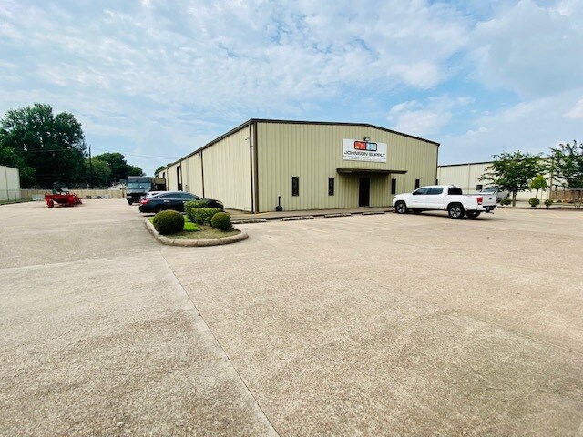 More Photos Of 3230 Pasadena Fwy, Pasadena Distribution For Lease