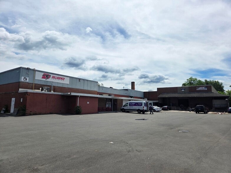 Primary Photo Of 263-275 Park Ave, East Hartford Warehouse For Lease
