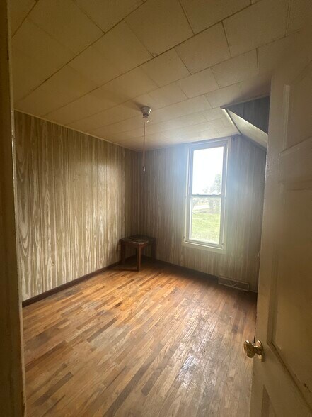 More Photos Of 408 E Main St, Sparta Specialty For Sale