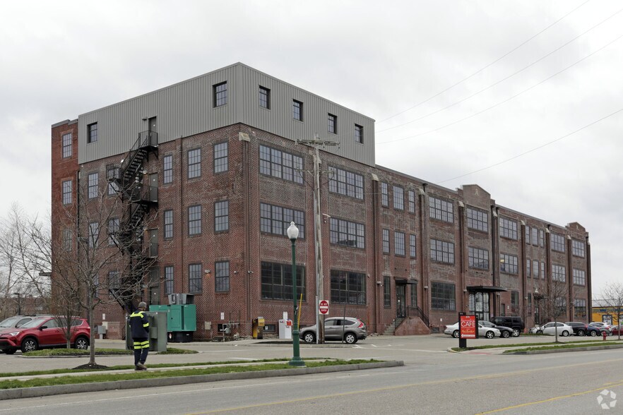 More Photos Of 910 E Main St, Norristown Office For Lease