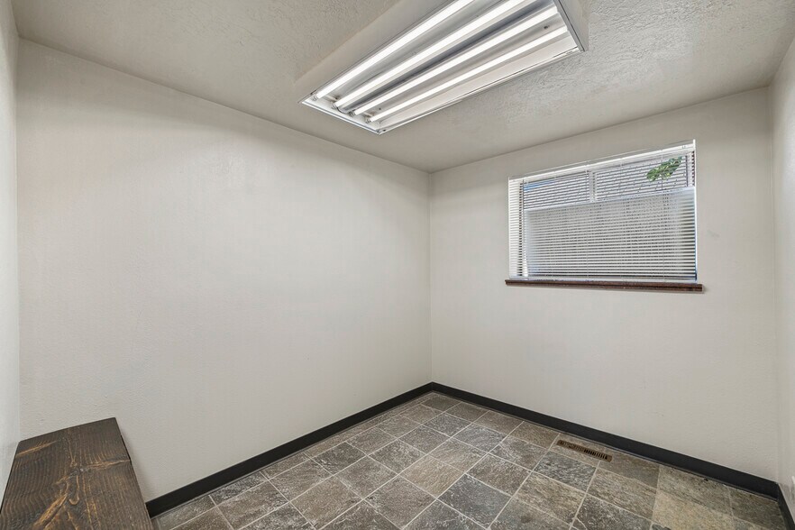 More Photos Of 971 Margaret Ave, Salt Lake City Service For Sale