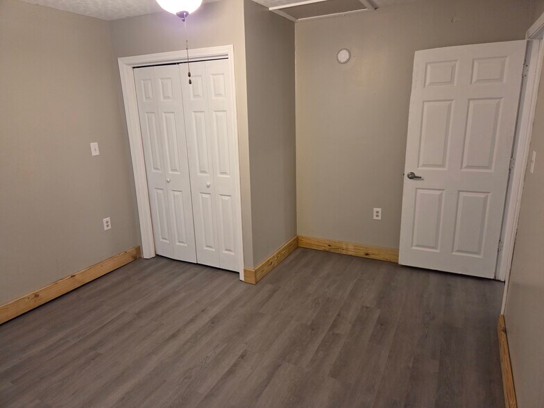 More Photos Of 127 Main St, North Middletown Office For Lease