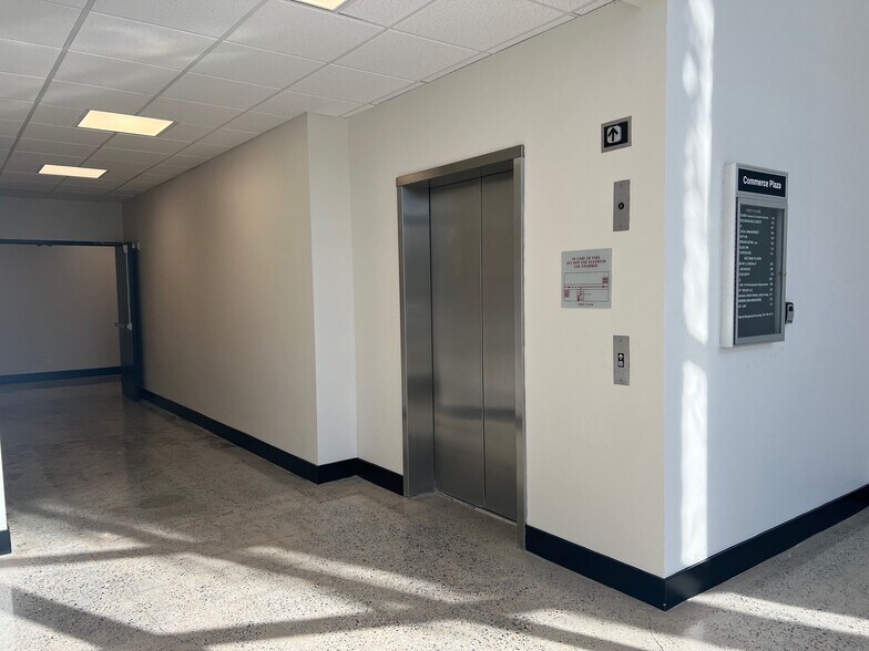 More Photos Of 242 E Airport Dr, San Bernardino Office For Lease