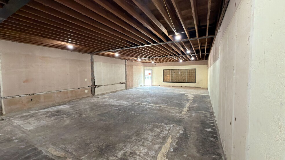 More Photos Of 718-720 W Douglas, Wichita Freestanding For Sale