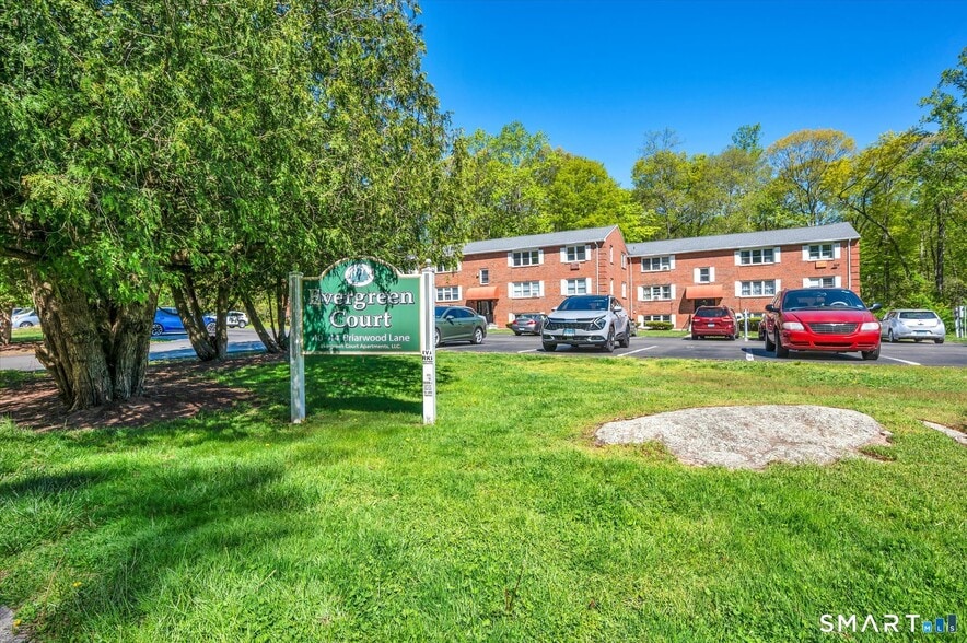 More Photos Of 40 Briarwood Ln, Branford Apartments For Sale
